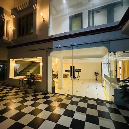 The Lavish Stay Varanasi Eksteriør billede