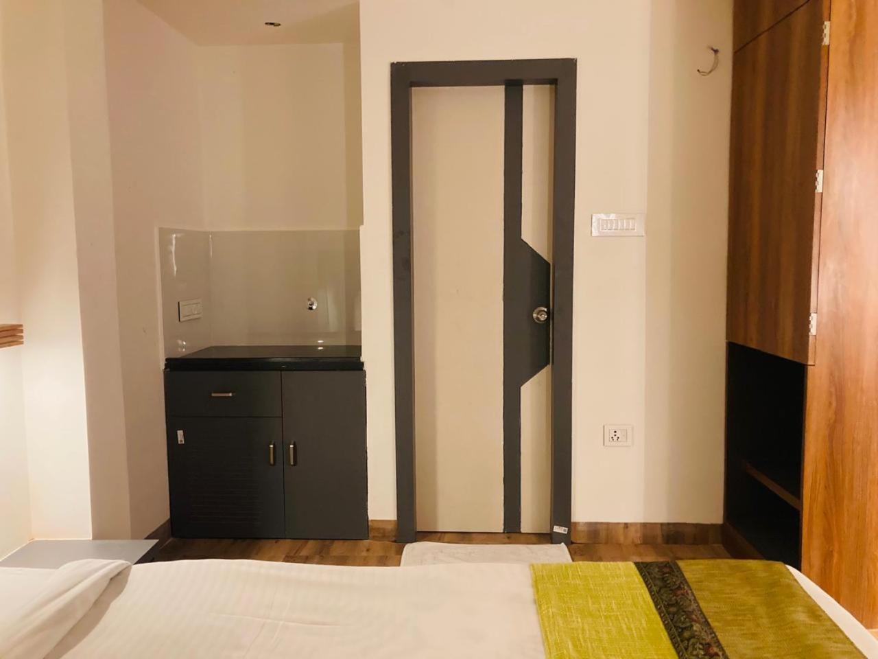 The Lavish Stay Varanasi Eksteriør billede