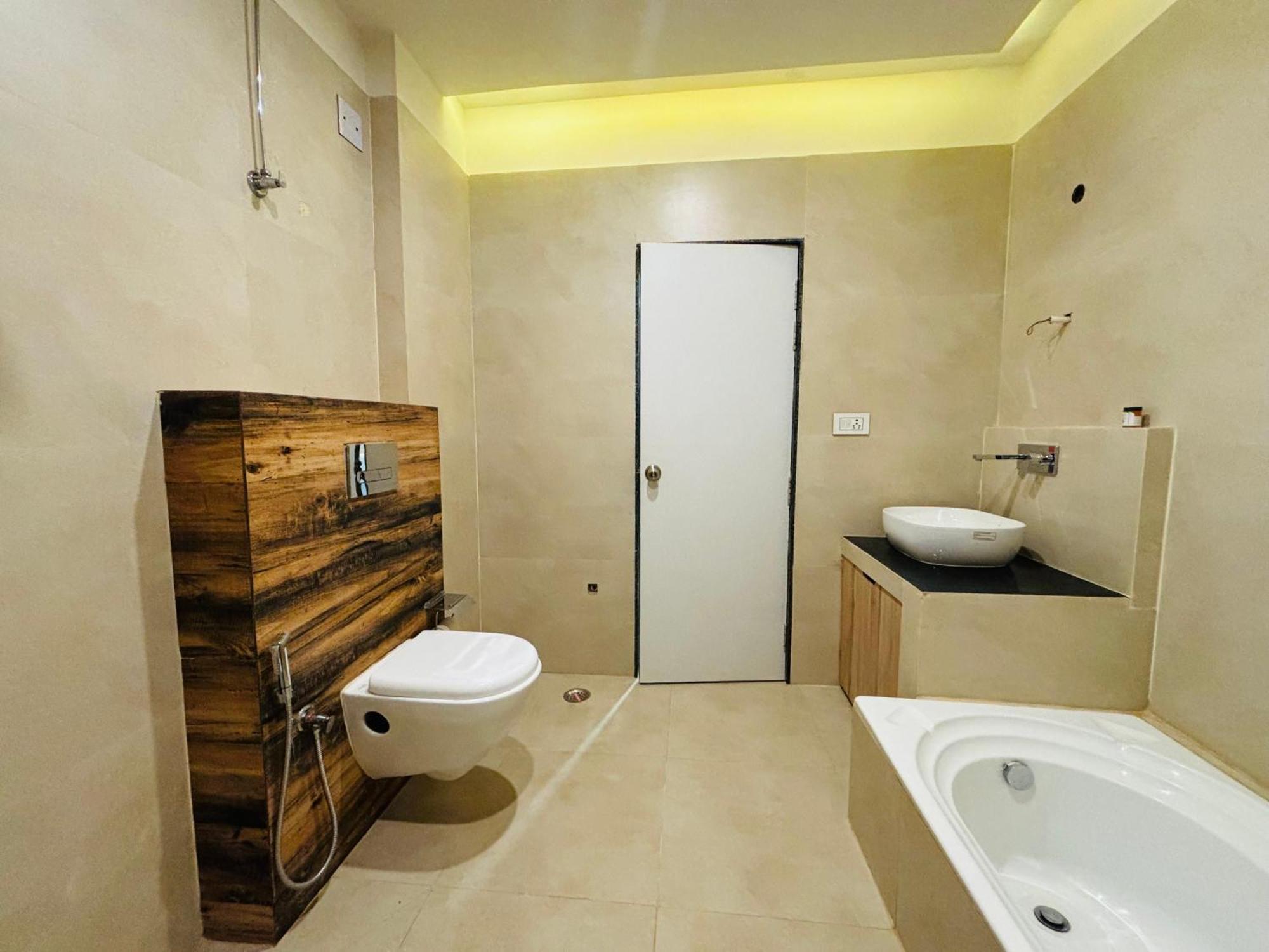 The Lavish Stay Varanasi Eksteriør billede