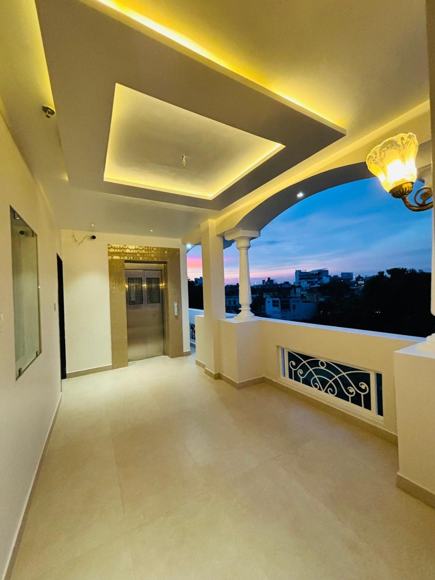The Lavish Stay Varanasi Eksteriør billede