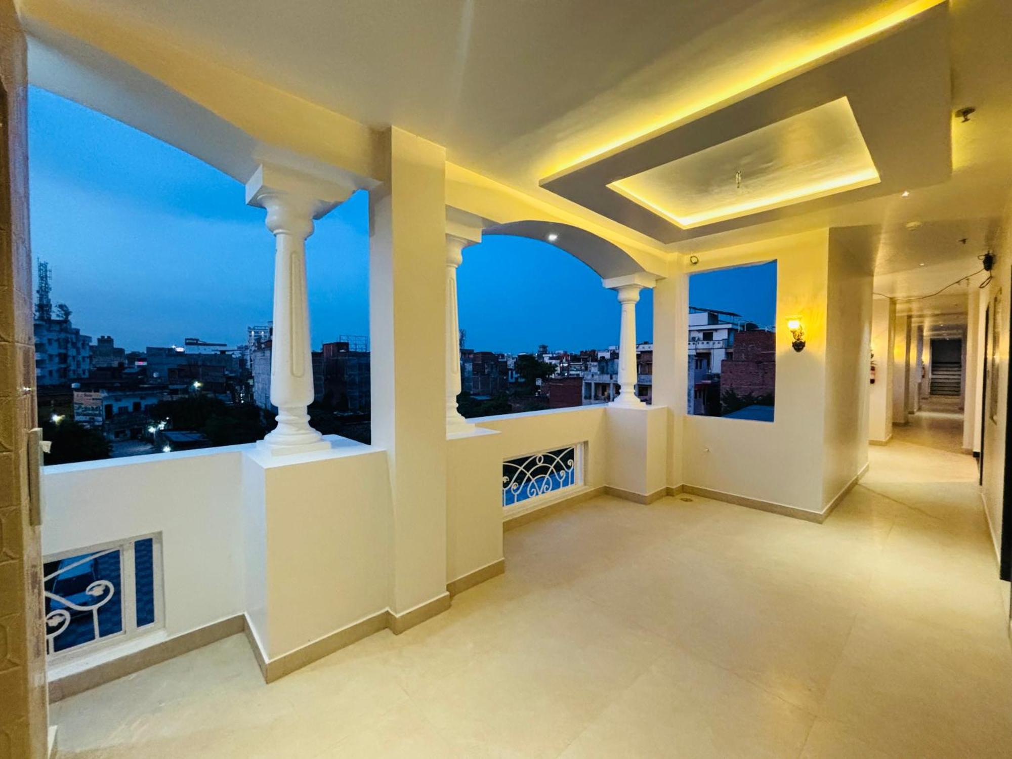 The Lavish Stay Varanasi Eksteriør billede