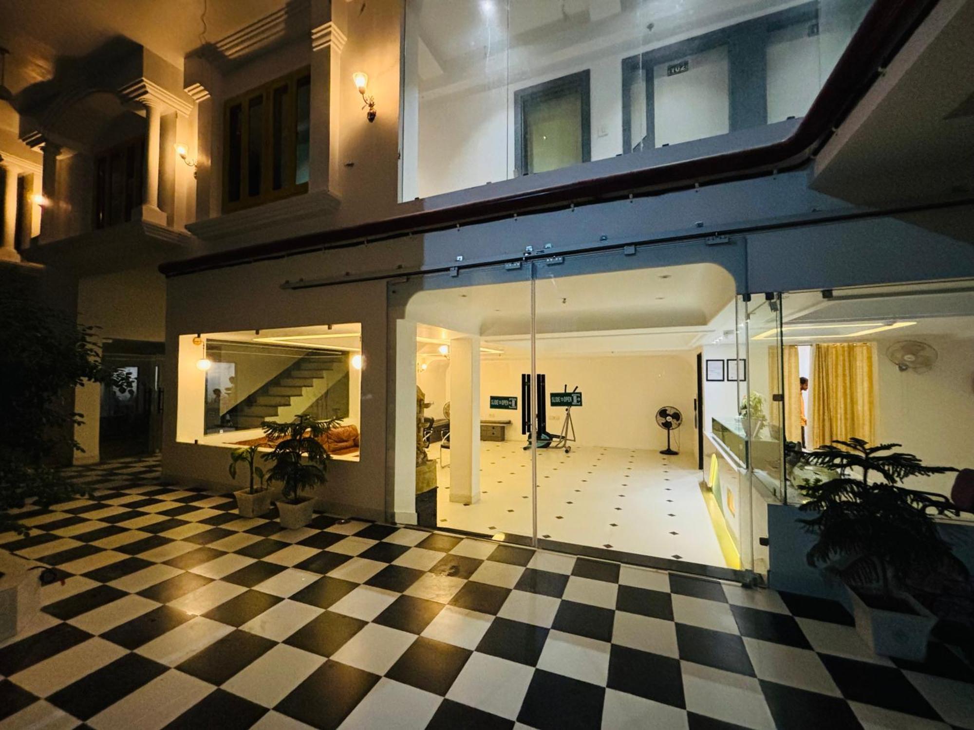 The Lavish Stay Varanasi Eksteriør billede
