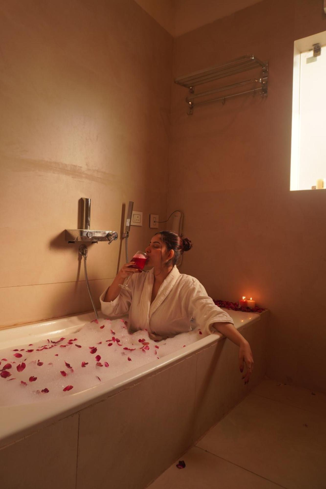 The Lavish Stay Varanasi Eksteriør billede