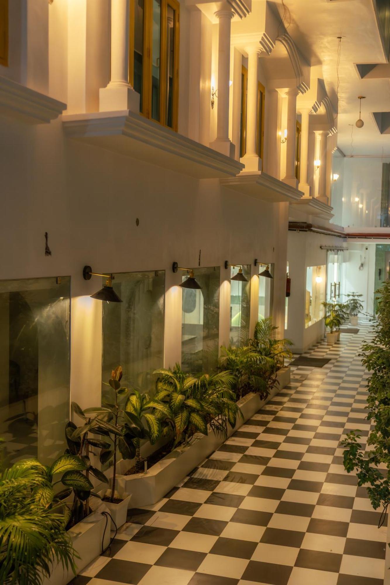 The Lavish Stay Varanasi Eksteriør billede