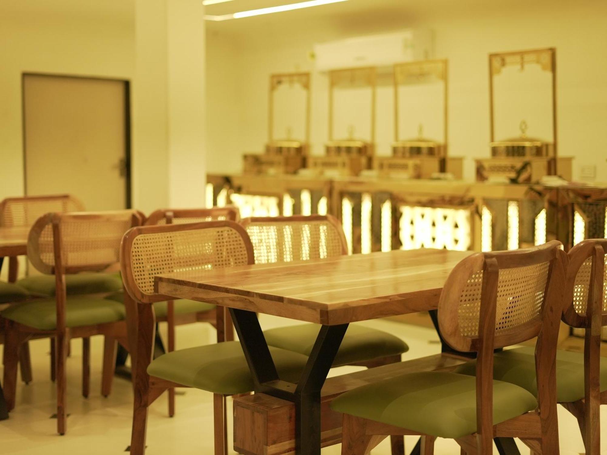 The Lavish Stay Varanasi Eksteriør billede