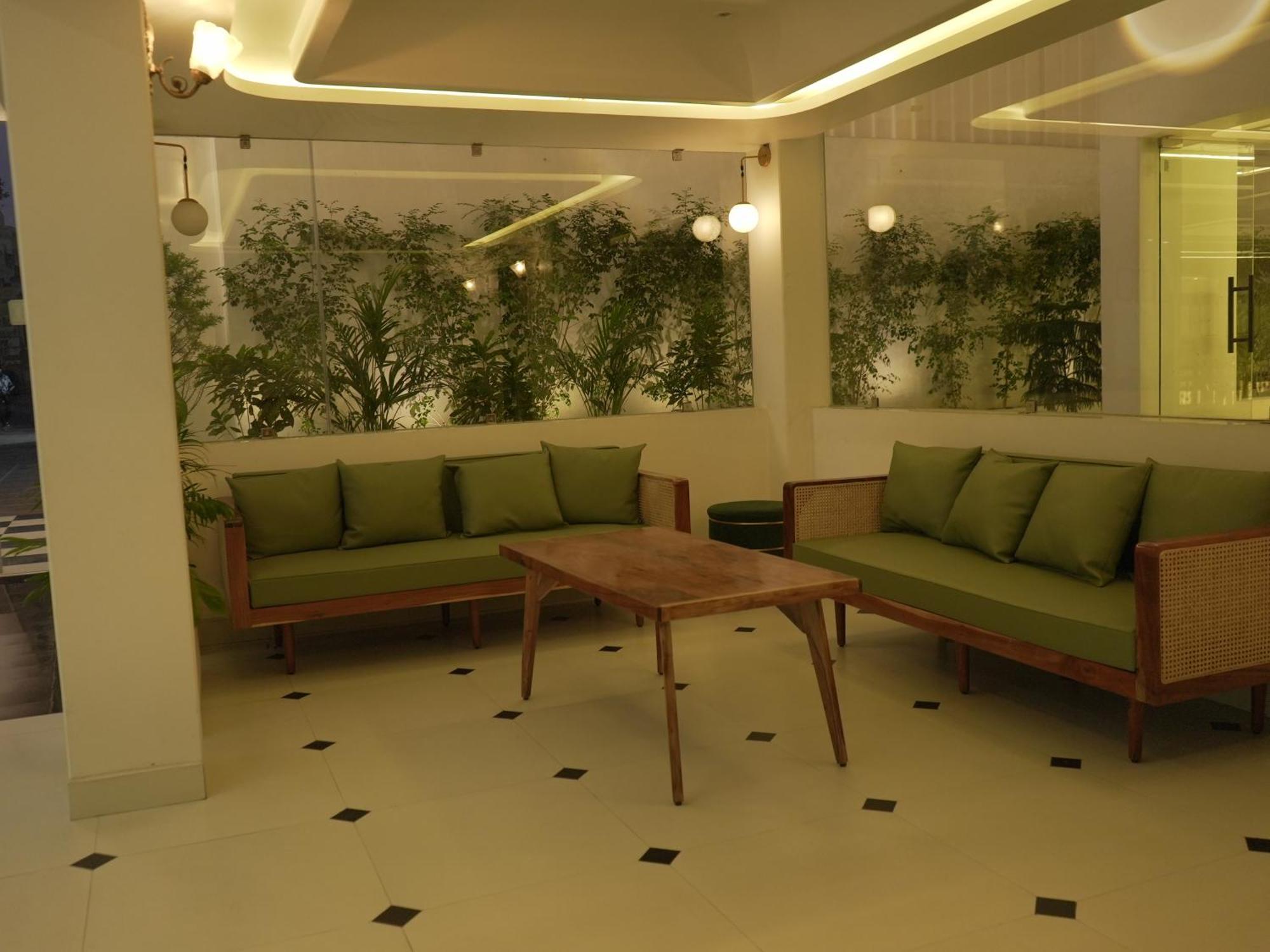 The Lavish Stay Varanasi Eksteriør billede